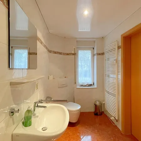 Haus Berlin Ferienwohung 1 *